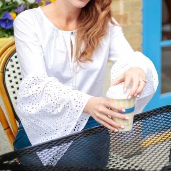 Banana Republic White Eyelet Bell Sleeve Blouse size XS - Picture 8 of 8